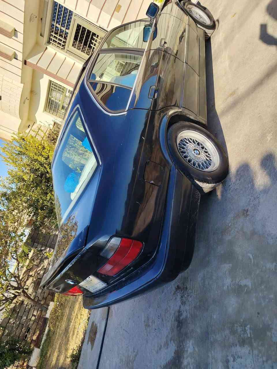 السلام عليكم بي ام للبيع 525 رقم رقم صلاح الدين ألماني سنويه لل٢٨ مكينه ٢٨ مكينه وكير شرط مامفتوح بيها برغي بنكه كهربائية سيارة مكفوله منل حادث سيارة مكفوله منل خياس تخم تاير جديد ويل خليه سياره مصبوغه للجماليه داخله فرن،،
سعر سياره♡{ 55}وبيه مجل 
 موديل ٩٣ داخل جلد سلايت شقال سيارة فول،، مكان السيارة صلاح الدين بيجي الاتصال على الرقم ***********
