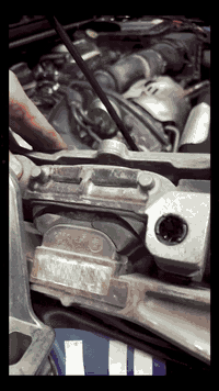 تبديل اذاين مرسيدس بنز A250  Baghdad Auto Service   ——————————————————...