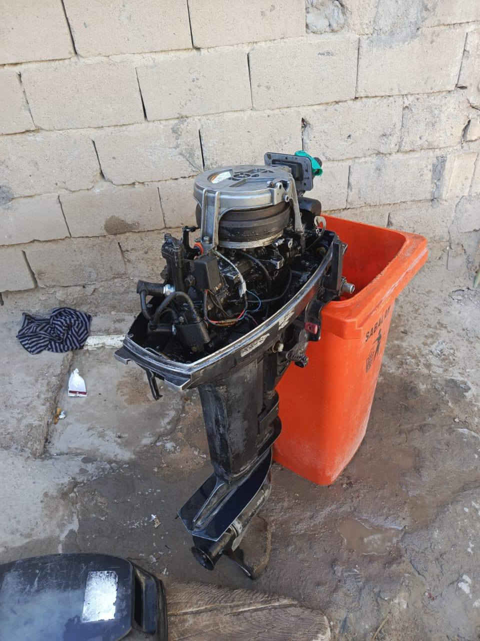 السلام وعليكم مكينه 18توهاستووجينكوه فيبر قطعه وحده طول 15اذراع البيع المكينه مفتوح بس المحرك كيرابلاد العنوان ابي الخصيب ***********
