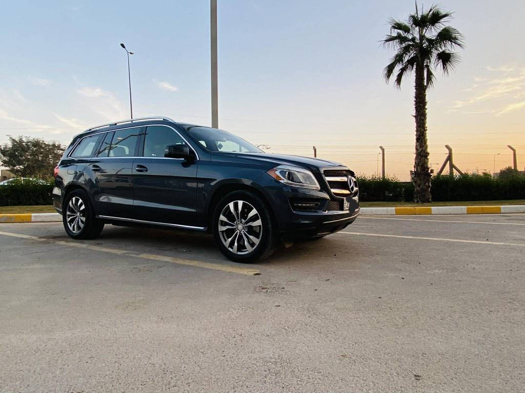 مرسيدس بنز…الأفضل ولا شيء سواه ✨❤️
نقدم لكم ايقونة الفخامة ذات الدفع الرباعي والحجم العائلي 
Mercedes-Benz GL 450 BlueTEC 4MATIC
انتاج 2013
محرك 4500cc تون توربو بانزين بقوة ٦٧٠🐎 
عداد 172.000 ميل ✅
خالٍ من الحوادث والضربات  فقط صبغ جمالي✅
7 مقاعد 💺 
نظام تعليق هوائي ✅
فتحة سقف ✅
تاير قياس 22" ✅
زجاج اخضر ليزر شركة ✅
مصابيح “Multibeam” أمامية ✅
مصابيح LED خلفية ✅
كاميرا خلفية ✅
رادارات مانع الاصطدام والمساعدة على القيادة ✅
سويج بصمة تشغيل ✅
مقاعد جلدية نوع “Nappa” الفاخرة باللون الاسود المميز ✅
تحكم مقاعد امامية مع ذاكرة ثلاث وضعيات ✅
تدفئة للمقاعد الامامية ✅
اضاءة داخلية متعددة الألوان ✅
نظام صوت “Harman&Kardon” ✅
مدخل 220v ✅
خرائط GPS ✅
والمزيد من الاضافات المتعددة…

ولمعرفة السعر يرجى كتابة تم بالتعليقات..

للتواصل والاستفسار التواصل عن طريق رسائل الصفحة او الواتساب
*********** بغداد, العراق
