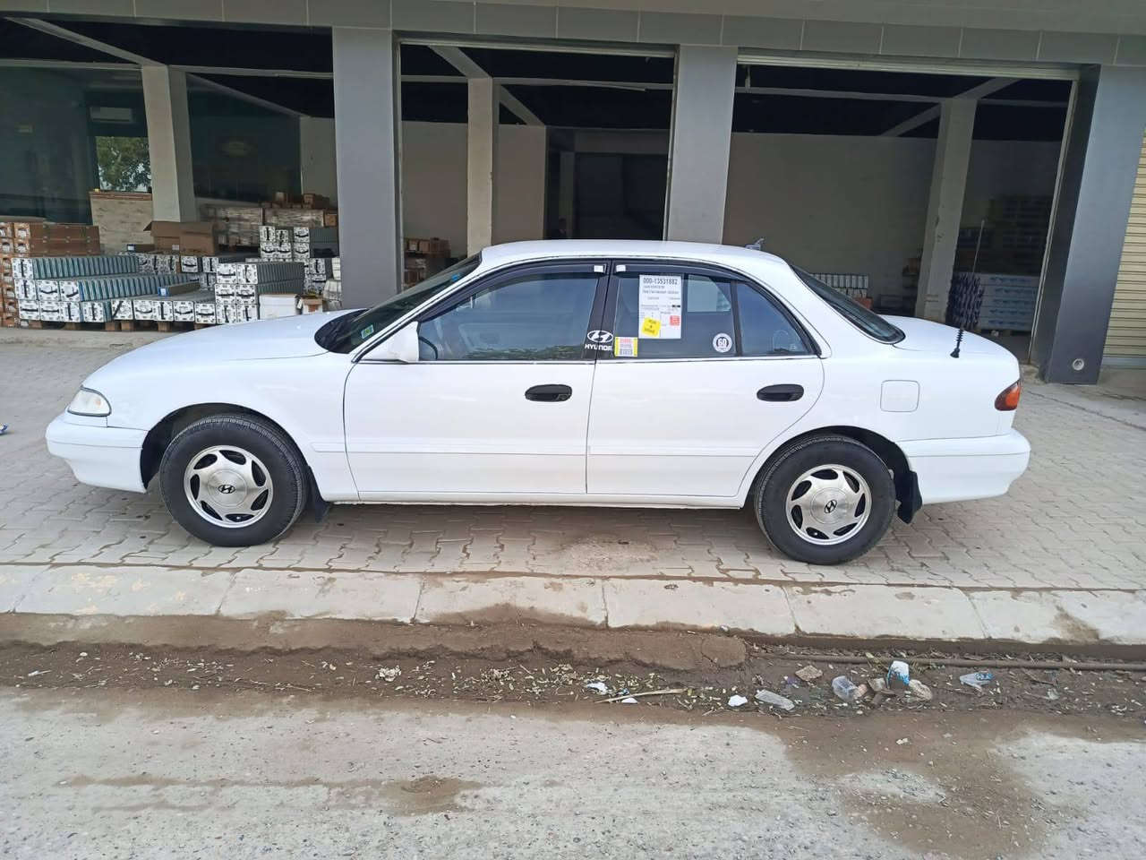 السلام عليكم  سوناتا 2 للبيع السياره كيرو محرك و صدروتخم تاير جديد مكفولة السياره مصبوغة حزام بدون أي ضرر موديل 93 عرضها 46 وبها مجال بسيط *********** هذا رقم هاتف
