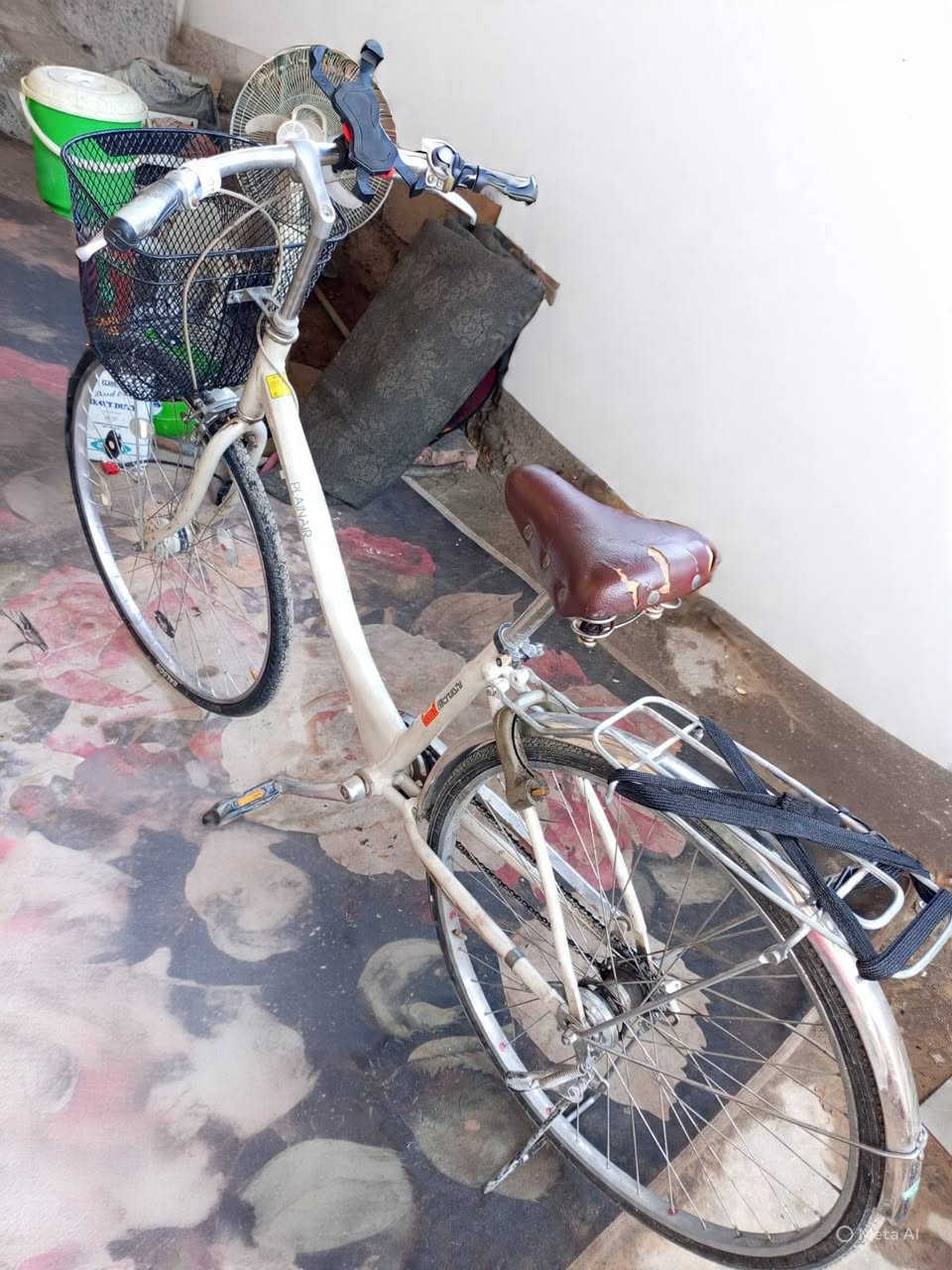 بايسكل سياحي  حجم 26 ماركه plainair ومختوم من الشركه المصنعه بايسكل نضيف جدا ياباني باله غراضه جديدة كامل بريكاته شغاله والگلوب ماله هم شغال تعال افحص اذا ما عجبك لا تشتري عنواني بصره / حيانيه / شارع الامام موسى الكاظم (ع) السعر 100٫000 وبي مجال بسيط كلش راسلني وتدلل ***********
