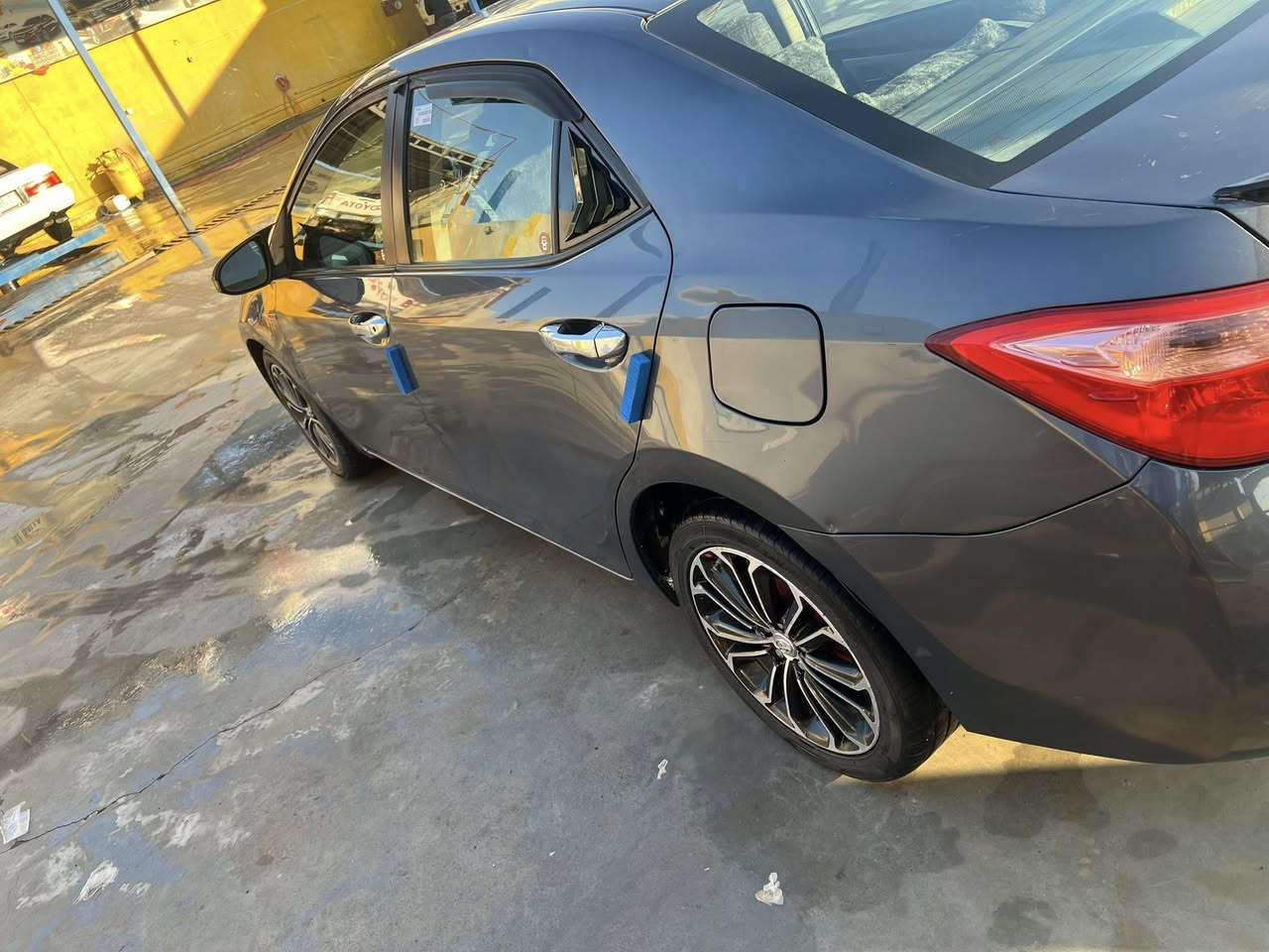 كورلا 17الرقم أربيل هزه جديده سنويه جديده باسمي شرط تحويل السعر 112ورقه بيها مجال شي قليل فقط ابيع الموقع الساحل الأيسر اسديره وسطى الضرر موجود بالسونار الاتصال ع هذا رقم ***********
