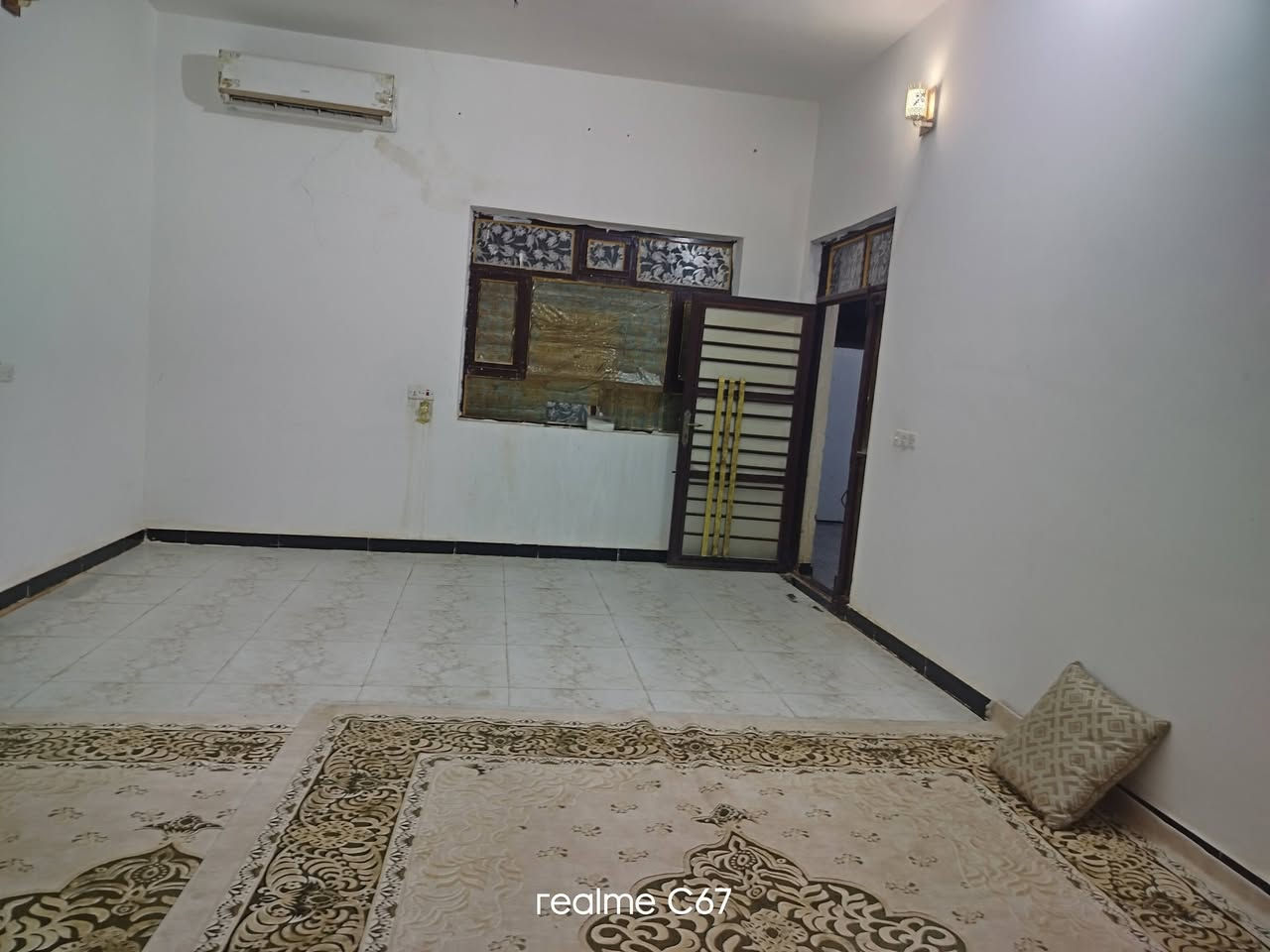 بيت للبيع
المساحة:- 200 (ركن )

يحتوي :- استقبال وصالة ومطبخ وغرفتين نوم وصحيات داخلية وخارجية
 
:-بناء حديث 

:- زراعي ((ومعاملة التطويب مالتة واصلة الناصرية))

العنوان :- قلعة سكر حي سعود 
(مقابل مدرسة سمانة عبر الشارع)

رقم الهاتف :- (***********)
