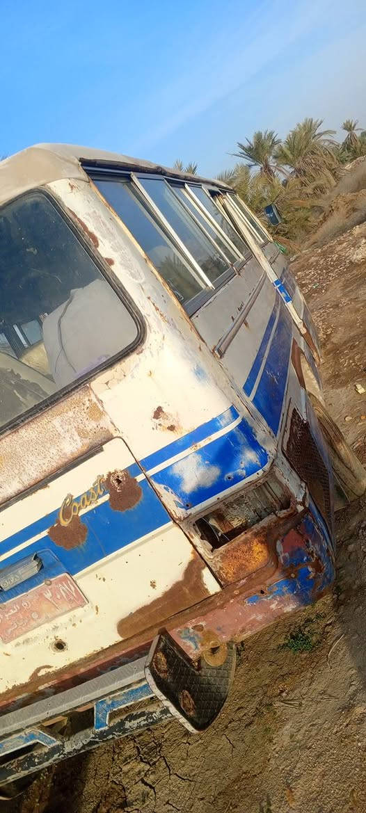 السلام عليكم كوستر للبيع محرك اصلي كاز بي صوت شغاله كامله السعر مليونين وربع مكانه  ***********
