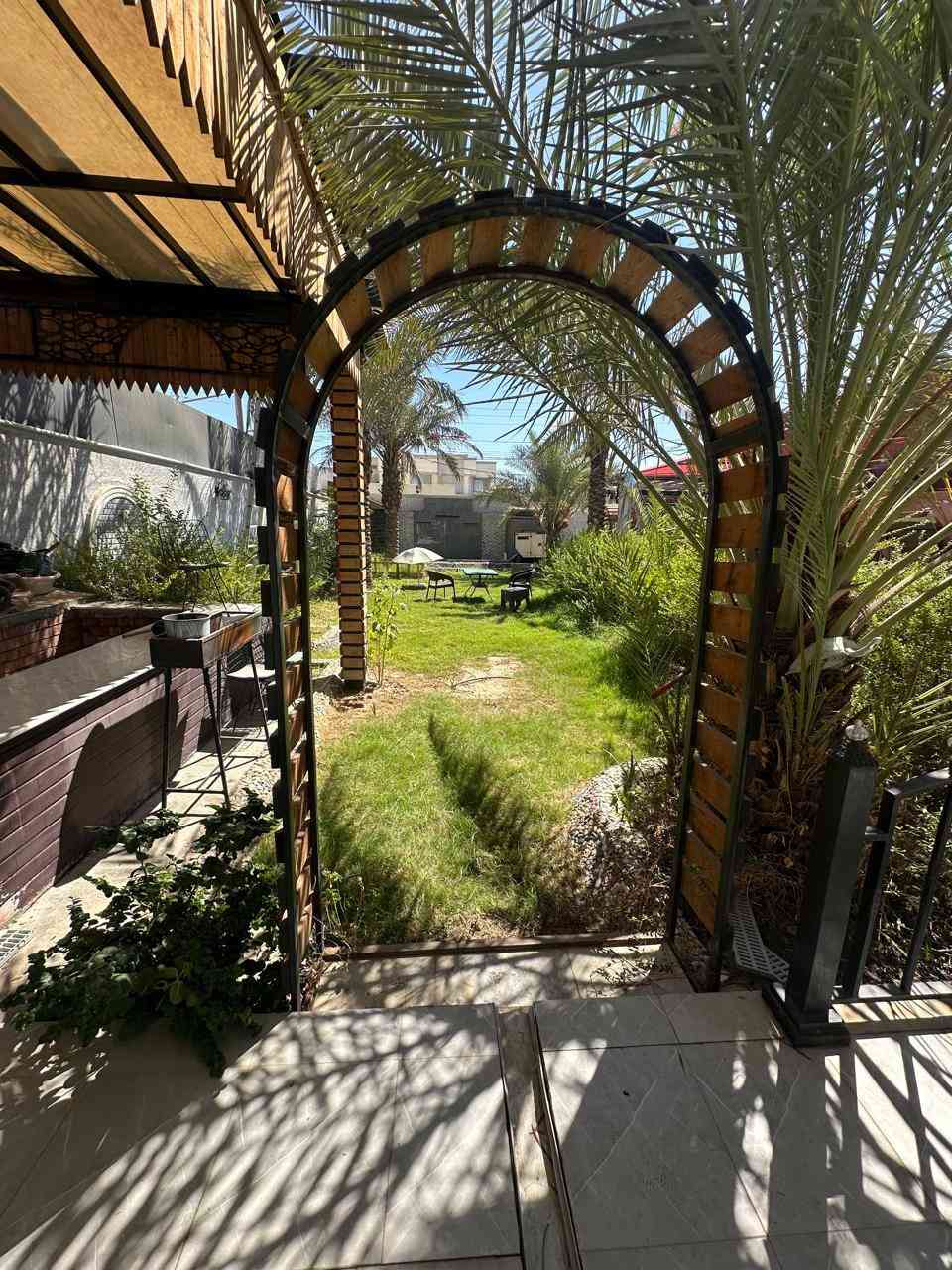 السلام عليكم منتجع للبيع مساحه ٥٠٠متر سند 25طابو زراعي إقرار محكمه  يحتوي عل سويت كامل غرفه مطبخ صاله صحيات يحتوي على كافة الخدمات يباع مع المحتويات كافه العنوان كربلاء حولي ابو مهدي المهندس خلف سايلو كربلاء عبر نهر الهنيديه بالفرع
*********** اسيا وتساب 

***********

***********
