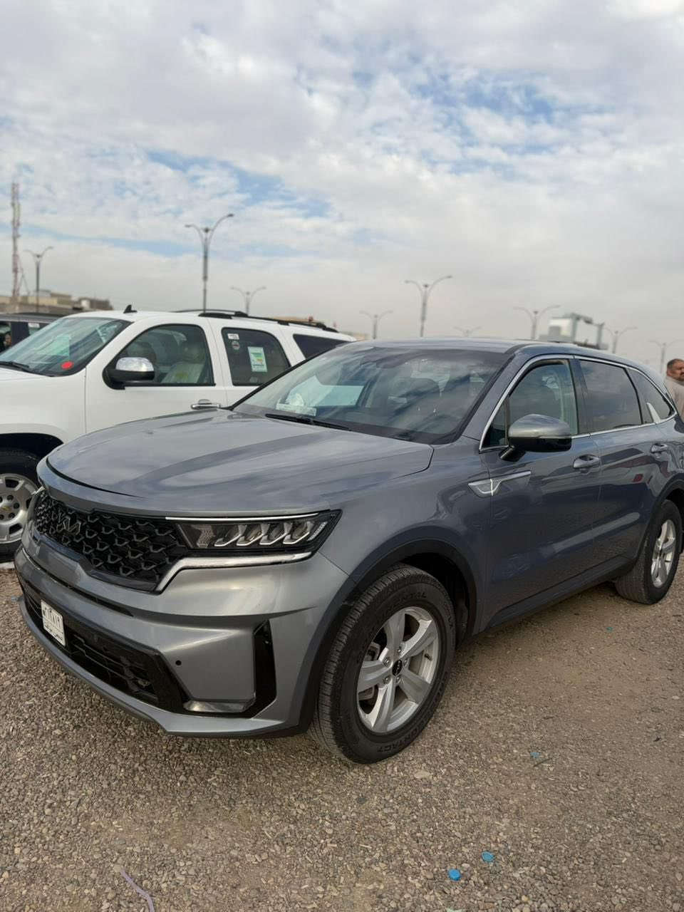 سورنتو 2023 وارد امريكي بيه بس بنيد مبدل بدون رقم السعر 205  العنوان البصره ***********
