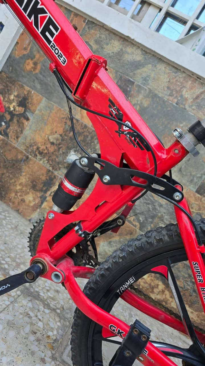 للبيع بايسكل جبلي ماركة G.K Bike  قابلة للطي قياس 26  اخو الجديد

الموصفات :

21 سرعة (3 أمامي × 7 خلفي)

بريك ديسكات أمامية وخلفية

دبلات هايدروليك أمامي وخلفي

وياله الألمنيوم (Mag Wheels)

تخم تايرات جديدة جبلي صنع تايلندي  ماركة DEESTONE

البايسكل تكدر اطبكة واتخلي بجنطة السياره بكل سهولة

السعر (((80 الف دينار عراقي)))

مكاني بغداد / سريع حي العامل منطقة حي الاساتذة

هاتف ***********
