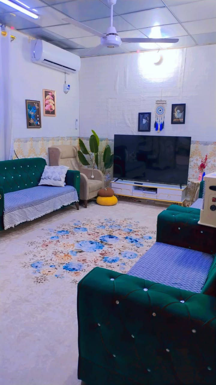 دار مساحته 135 متر يحتوعي على
غرفتين
3*4
و4*5
هول 4*5
مطبخ 4*5
مع صحيات داخليه ومخزن خلفي 
عقد بلدية 320 مشمول تطويب
السعر المطلوب 55 وقابل للتفاوض 

للتواصل ***********
