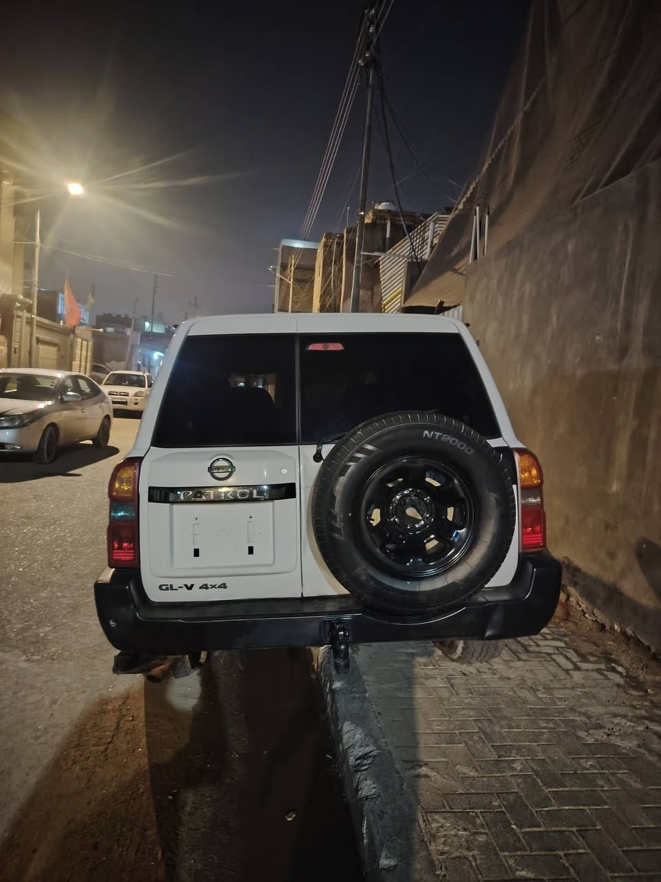 نيسان باترول 2004 سياره مزاد وزارة الداخلية وهذا رقم صاحب السياره ***********
