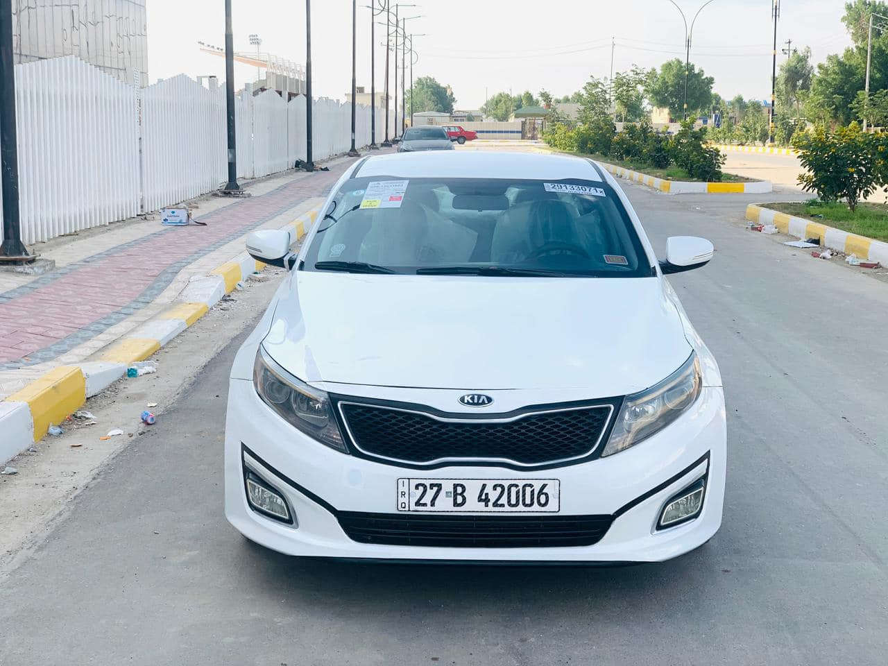 السلام عليكم 
للبيع كيا اوبتيما موديل 2015 حره رقم ذي قار الدولي تحويل مباشر 
ضرر السيارة تبديل بنيد وصبغ طرف الچاملغ والهلال الخلفي بدون دواخل 
مكينة وگير وحدادية تبريد كله جديد كهربائيات كله شغالة 
مواصفات شاشه كبيرة تحكمات كامرة لايت لد حاجب زنون جنطة بصمة اشارة بالمراية 
للأستفسار / ***********
سعرها / 120 وبيها مجال 
مكان الناصرية مركز !
