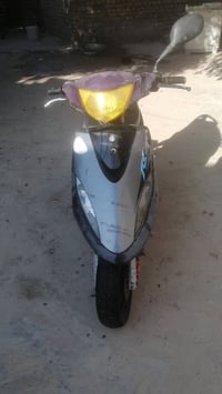 دراجه ماكس للبيع السعر 300 وبيها مجال متواجد ع رقم 07860357965 بي واتس...