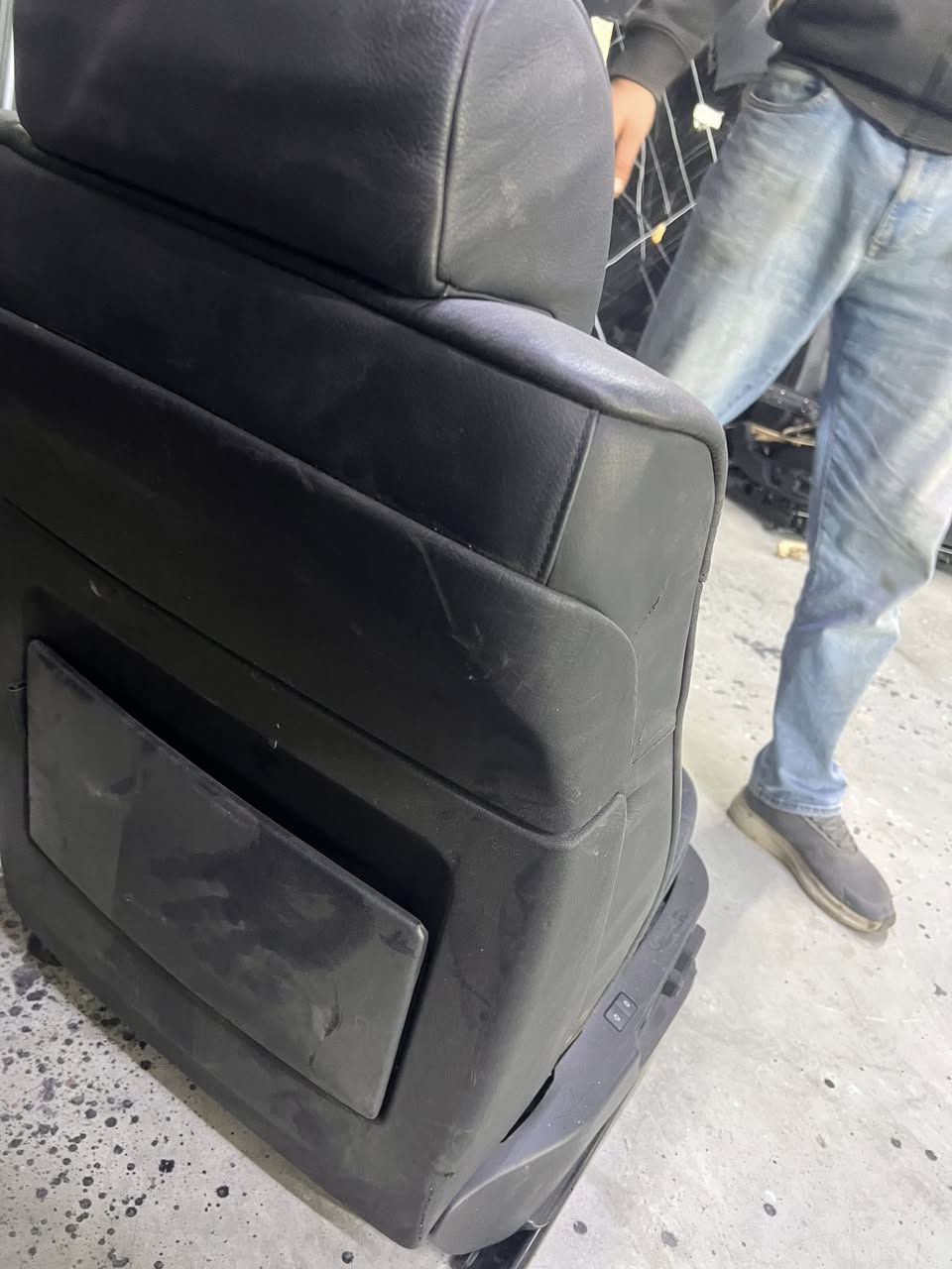 متوفر كشنات صقر امامي كسار وخلفي مقطع
السعر 300$

نظيف جدا 

متوفر توصيل 
الحجز


**إذا كنت صاحب هذا الإعلان وتريد حذفه لأي سبب، رجاءا أرسل رسالة إلى الدعم الفني**