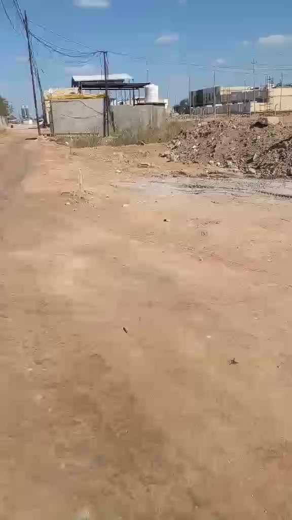 قطعه بمساحة 200 متر سند 25 اقرار محكمه واجه 20 متر ونزال 10 العنوان كربلاء طريق الزبيلية قرب مجمع الهلال السكني ومجمع العتبة السعر 75 مع المجال للاستفسار *********** ***********
