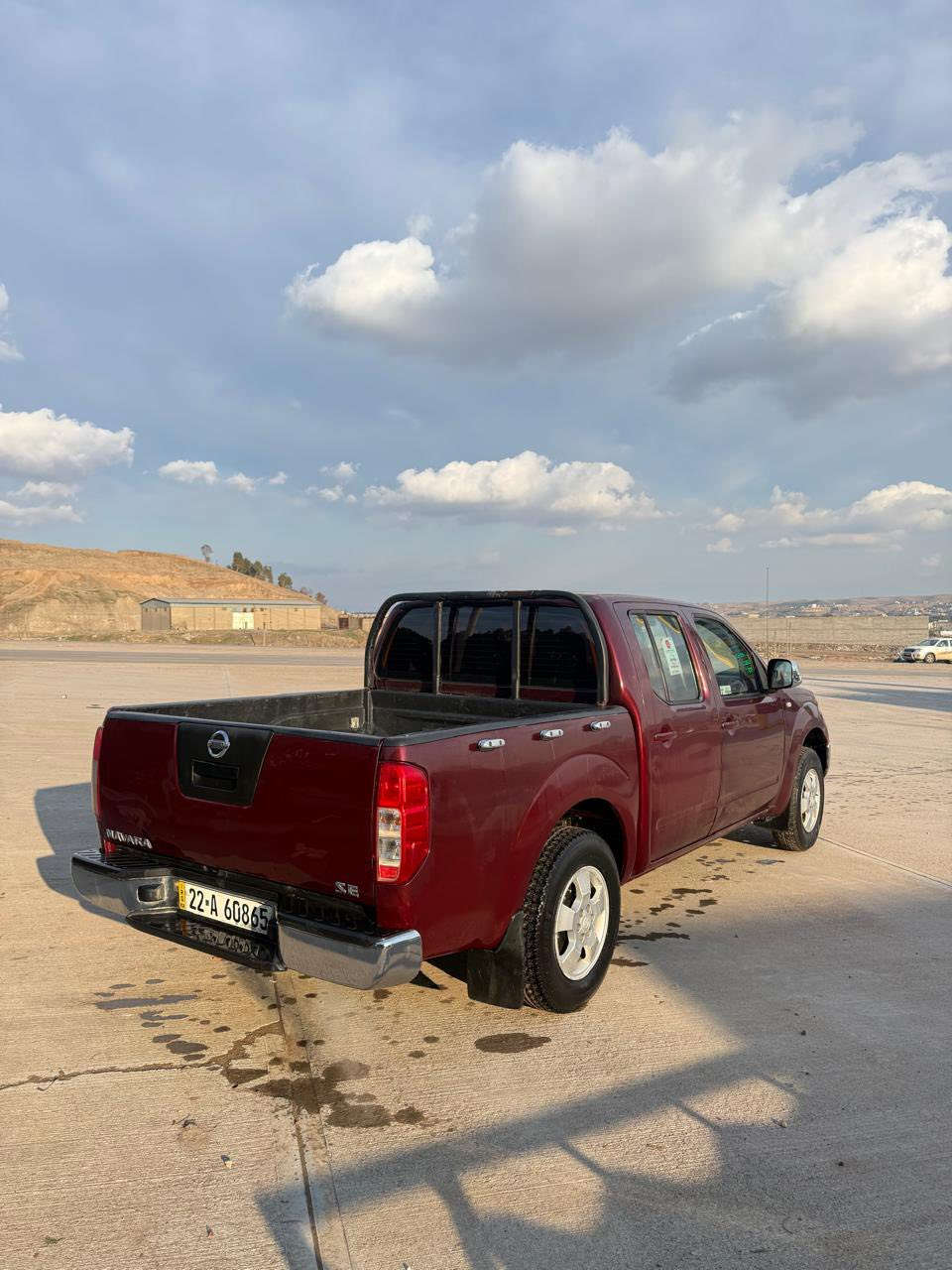 نفارا 2009-رقم اربيل 
رقم سنوية جديد 
محرك  تبديل بيلاي ما مفتوح بشرط 
بانزين بيلادي شادين غاز اضافة
بدون حادث سيارة فقط مكانين صغير رش 
تاخمات جديد حدادية جديد 
بلاجكتور لايتات كل جديد 
بدون نواقس ١٠٠٪؜من كل نواحي 

مكان /اربيل  /موبايل واتس اب رقم ***********
