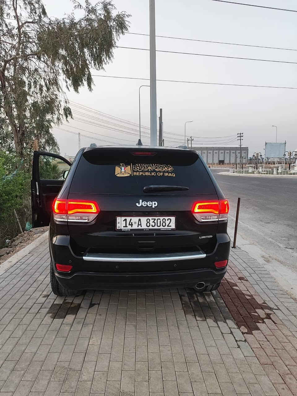 جيب شروكي 2017سياره نضيفه حلوه كلش ضربته دعاميه امامي أو طاك إرباك صدر فقط صبغ بنيد اثر زلوق مكاني بصره مدينه ‏‪0781 581 3341‬‏ سعر 190بيه مجال وارد امريكي
