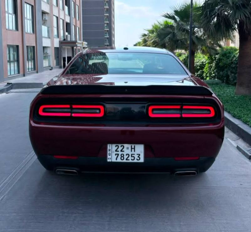 دوج چالنجر black top  2021 فول فول مواصفات 
/ بدون فتحه   / V6 سته سلندر 
ماشيه 43 الف ميل حقيقي 
-كشنات حضن رياضي
- كشنات جلد بلادي شكل ال SRT
- ⁠ستيرن SRT شفتات بلادي 
- ⁠ويلات حجم 20 تو سايز اصليات 
- ⁠تخم تاير جديد 
- ⁠دعاميه اماميه SRT 
- ⁠شاشه حجم وسط

🟪 السعر  :: الطلب في التعليقات ويوصلك مباشرة ✍️ 📩

- ⁠هزه وفحص جديده وتحويل مباشر ب اسم المشتري 
- ⁠حادثها جداً خفيف جاملغ السكن الامامي صبغ ومكانين PDR 
- ⁠شرط بدون دواخل شاصي ولغد وبدنه بدون اي ضرر وبدون ضرر امامي شرط السونار

رقم صاحب سيارة
⁠***********
