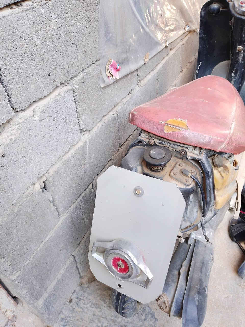 دراجه كلاسك شغاله بس ابيعلك هلا موجود السعر 100وبيه مجال حق الجيه الاستفسار اتصال عل رقم متواجد بس عل رصيد ***********
