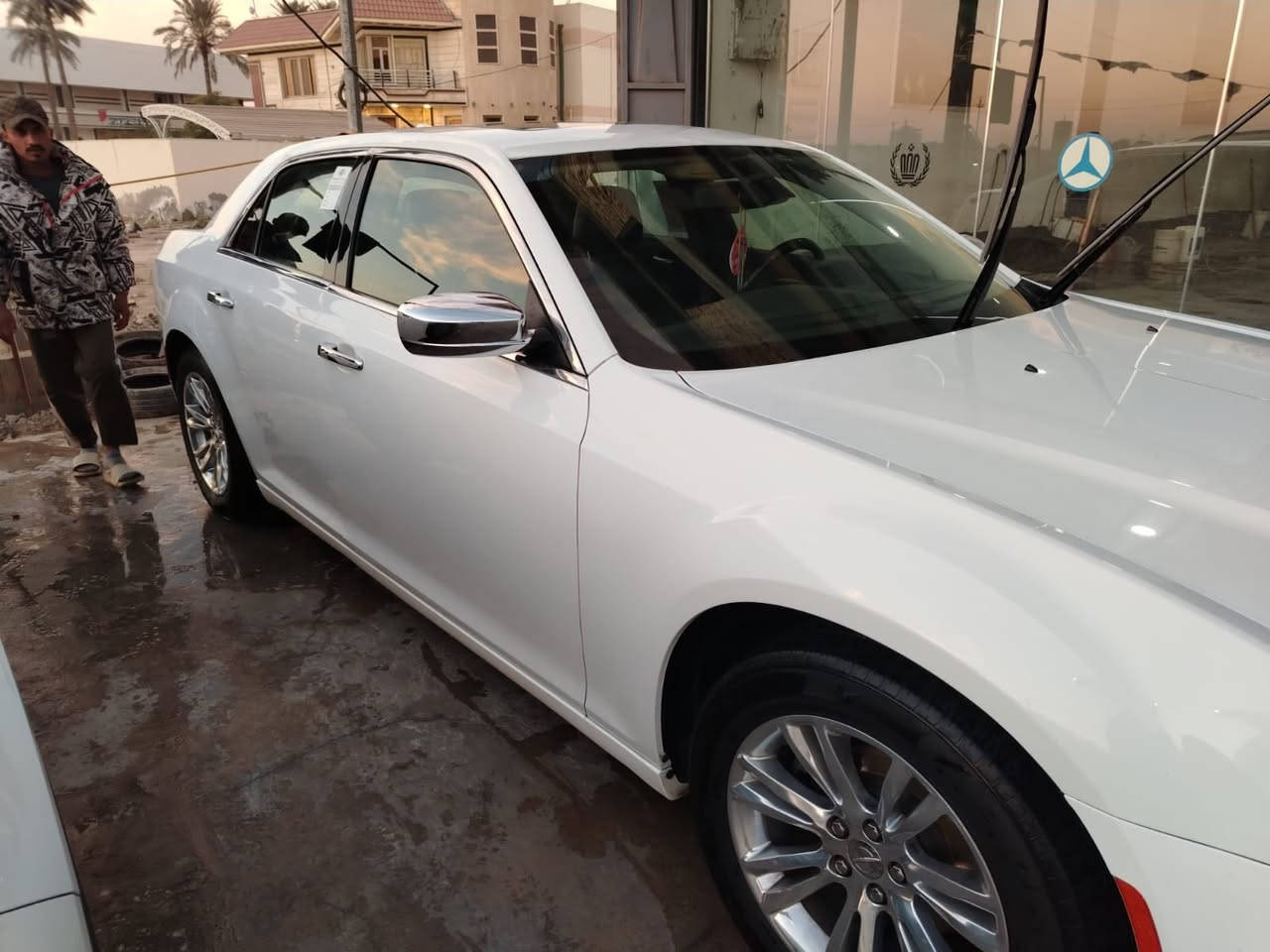 اوباما موديل 2017فئة C كلين تايتل السيارة 

 كفالة عامة حتى الدعاميات  وما متصرف عليها دينار 
جديده بمعنى الكلامه وبلعافيه ع ياخذها 

المواصفات ….
بانوراما
تشغيل عن بعد
كشنات امامية تدفئة وتبريد
كشنات خلفية تدفئة
تحكمات ستيرن
مرايا جانبية هيتر
مرايا قلاب
تبريد قطعتين
كشنات خزن ميموري 
ستيرن كهرباء
تخم تاير جديد 
ويل كب مكسيكي اصلي 
وباقي مواصفات فئة C المعروفة
رقم اربيل بسمي 
مكان السيارة الديوانيه 
مامتواجد عالفيس 

رقم صاحب السياره 
***********
