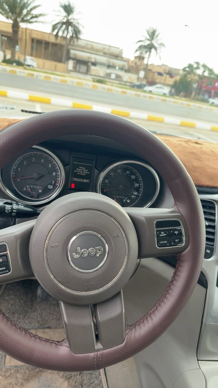 السلام عليكم
 جيب لاريدو امريكي موديل ١٢ داخله كلين سيارة جديدة محرك بدلته مال كصه قبل سبوع صدر جديد بدلته خلفي وامامي لايت زنون اصلي بيها باب صبغ وشويه جوة التريايش مال البوب مو دعم مجرد شخوط عارضها١٥٨  سعر مناسب جداً رقم بغداد انكليزي 

‭٠٧٨١ ٦١٥ ٨٢٨٥‬
