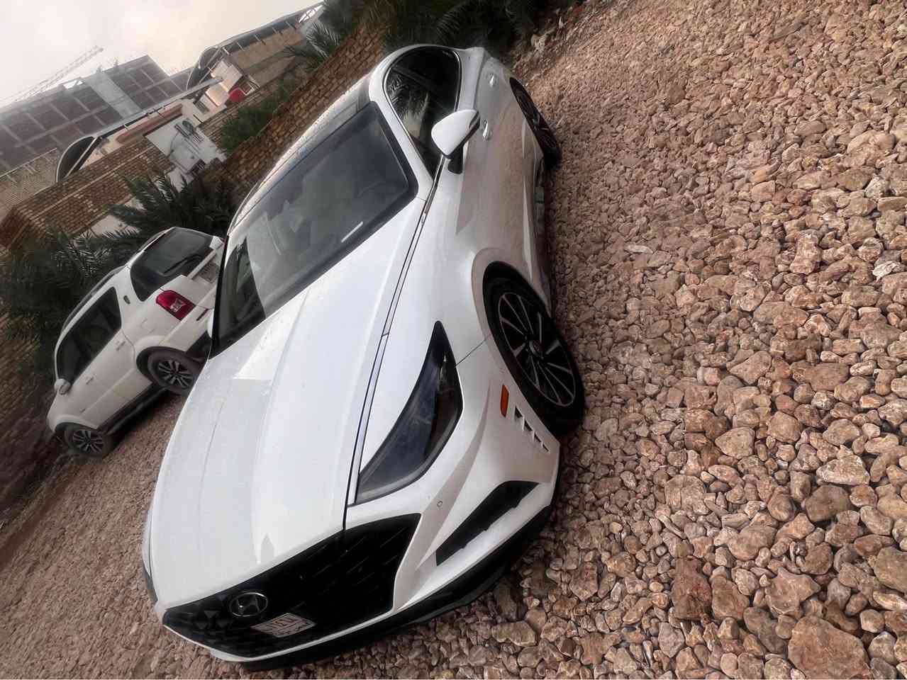 🚘 إعلان بيع سيارة

الماركة: هيونداي
الطراز: سوناتا
موديل: 2022
الفئة: limited– أعلى فئة
سعة المحرك: 1600 سي سي turbo 
السيارة ماشية 34ml /55km
السيارة بحالة ممتازة، ملتزمـة بجميع الصيانات الدورية، وتتمتع بكامل مواصفات الفئة الأعلى، مع مستوى عالٍ من الراحة والأداء والاعتمادية
اربع كامرات 
حساس امامي خلفي
شحن وايرلس
كشنات ملكيه باللون الابيض تدفئة تبريد
وباقي المواصفات المعروفه .
حادثه طرف الجاملغ والطرف النيد بدون ايرباك مبدلات ومصبوغات بدون رقم المنفيس بأسمي تترقم جميع المحافظات 
📍 المعاينة متاحة للجادين فقط
💰 السعر 184$ 
📞 للتواصل: *********** النجف, العراق
