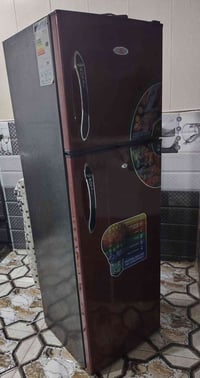 ثلاجة • للبيع • عطل فجائي