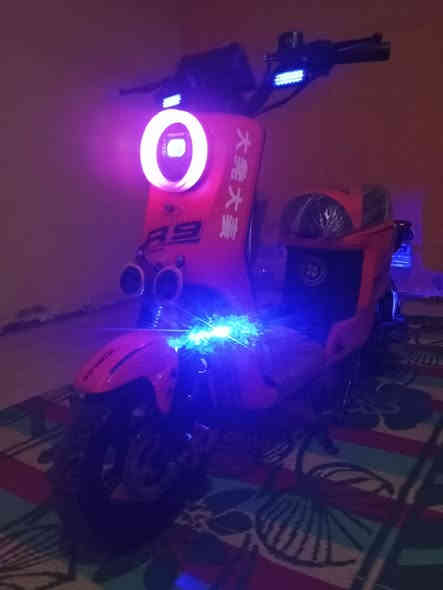 السلام عليكم دراجه للبيع r9 موديل 2025 جديده سعر 500وبيهه مجال 
مواصفات
1.سرعه 99 
2. اربع نمر
3.ابريك امامي بريك خلفي 
4.دبل اشاره
5.لايت عالي ناصي
6.الون مميز
7.مريات 
8.سله + كفات يعني خاف تخلص شحن تمشي بل كفات
9.هورنات مزوده{مزود مال تكتك} 
10.بيهه غراض انه شادهن (تزويد) 
الرقم لاستفسار ***********
