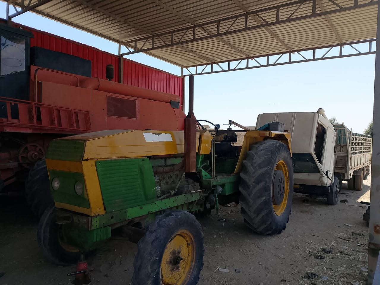 ***********
اخوان عنتر للبيع حجم 121 كير اكسن شرط محرك شرط هودروليك شغال دكاده شغاله بدون رقم وسنويه بي كتاب شركه  اخوان سعرو عشرة ملاين قفل تواير نص عمر
