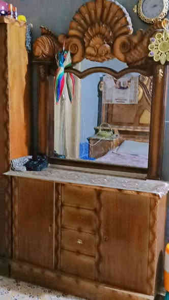 سلام عليكم 
غرفه كامله للبيع نضيفه 
السعر 300 و بيها مجال 
المكان/ السماوه.. الوركاء.. 
التواصل على هذه الرقم...  ***********
