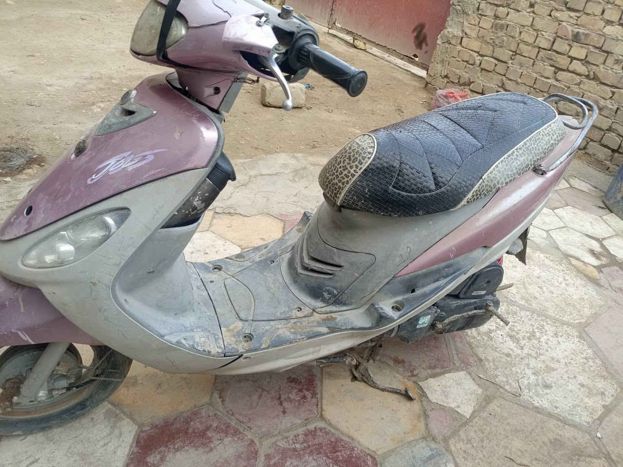 منغولي للبيع
مكينه مكفوله
سلف رياضي 
تاير خلفي جديد 
دبلات جديده امامي وخلفي
فقط اضرار بسيطه ب كفرات
السعر 625 وبيه مجال
0782 186 6926
مكاني ديوانية مركز
