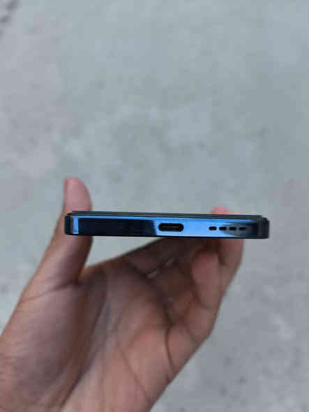 سلام عليكم انفنكس نوت40 5G معالج7020دايمنستي يشغلك بوبجي 60فريم بطارية 5000الاف ذاكرة256 رام8+5 شاشتة 120هرتز بصمه مدمجة بشاشة كامرة الخلفية 108 والامامية متوقفة متشتغل باقي الجهاز كلة شغال وعلى الفحص يشحن 45واط ممفتوح ابد. بدون غراض فقط بي حافظة ولزكة حماية للشاشة خلي سعرك اذا عجبني بلعافية عليك  او مراوس بأقل منه ونتراهم ان شاء الله رجاءا مو شراي لايكسر بحلال العالم وكلشي اكو  بسوك. ملاحظة مهمة اقره المنشور قبل لاتدخل خاص او تتصل  العنوان بغداد الغزالية*********** واعتذر عن الاطالة ♥
