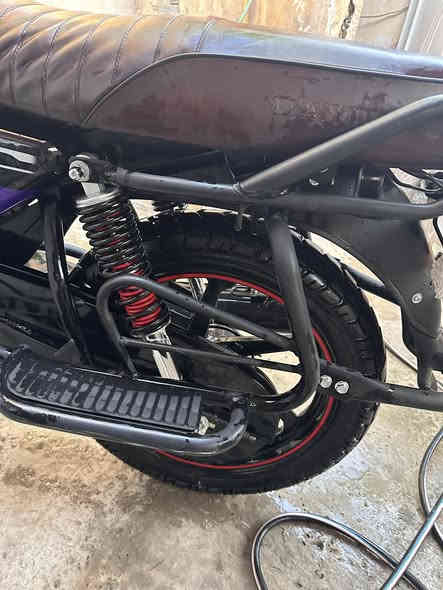 دراجه دايون جبلي 23 مرقم بغداد دراجه جديده صارله شهر متروكه خير من الله مال جناي وبرغي ما مفتوح بيه 2800 وبيه مجال بسيط مو شراي لا تتصل دراجه نضيفه وين ماتريد افحص 
 مكاني بغداد ***********
