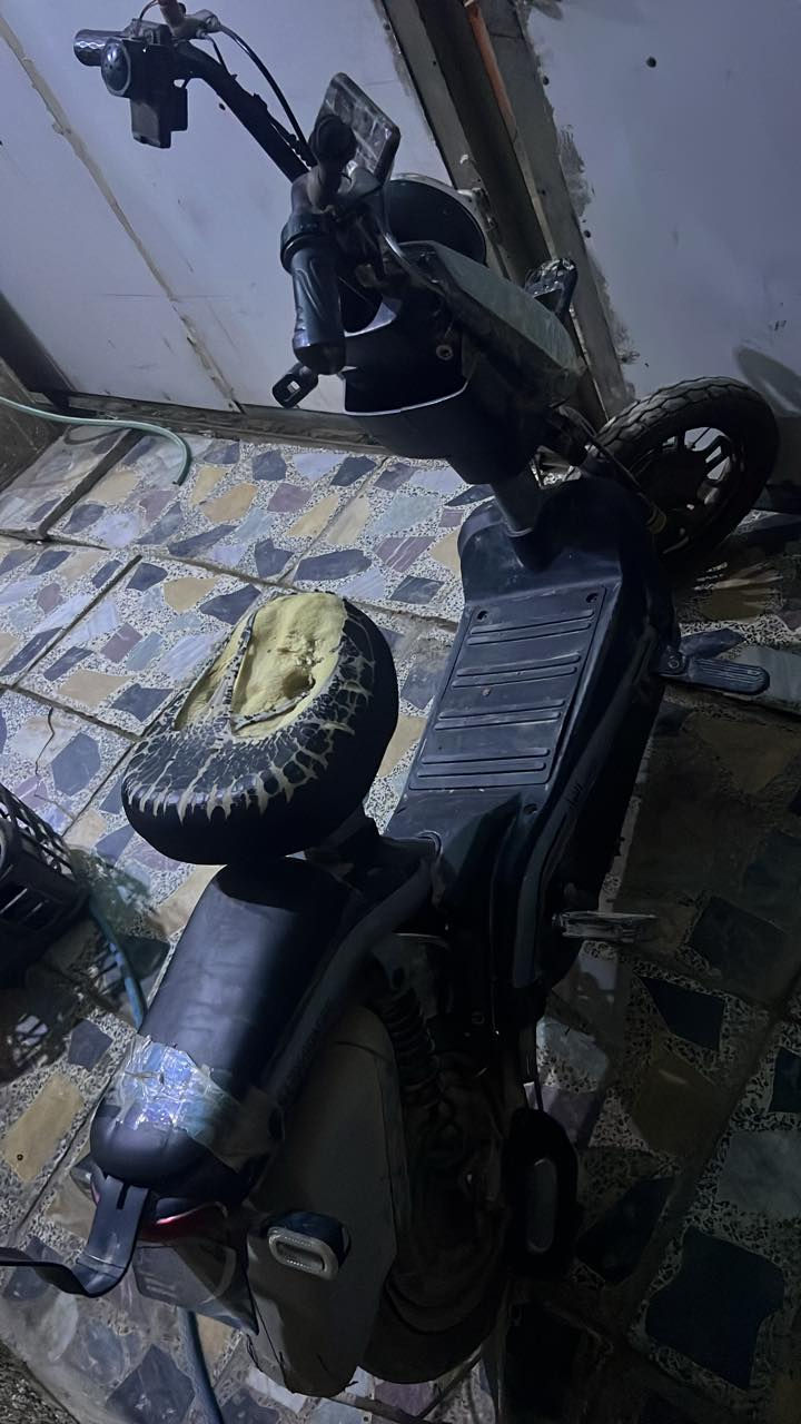 السلام عليكم دراجة شحن حجم 14 شركة حيدر النيار
بطاريات جدد مصارلي شهر من شديتهن 

ماشا جديده 

تايرات جدد 

شاحنه جديدة بعدها اباكيتها 

دراجة كلش حلوة 

السعر 225 وبيها مجال 

مكاني بغداد الزعفرانية 

للاستفسار ***********

متوفر واتساب وماسنجر
