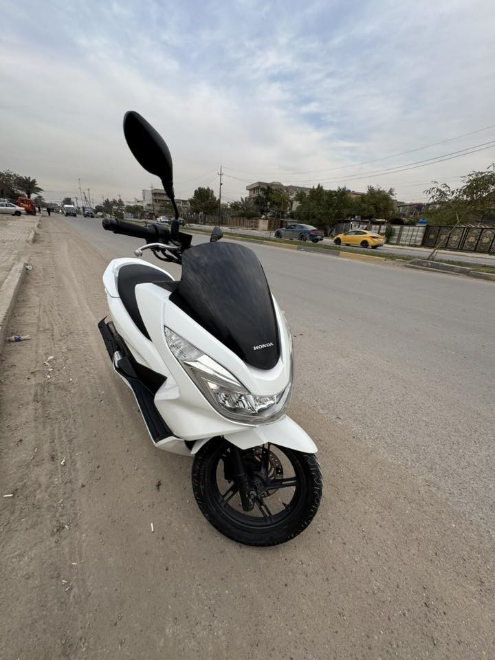 السلام عليكم للبيع بيسي اكس جيل الثاني ياباني اصل دراجة بحالة الوكالة  مكينة 150 مواصفات حساس استان وتدفئة بل يدات حساس زدحام  بيهة مكينة اشك الكاع  ورقة مزاد اليابان موجودة دراجة جداً حلوة واحلة من الصور السعر مليونين و 150 / 2150   العنوان بغداد البلديات رقم ***********
