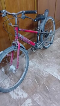 باسكل باله اصلي ياباني حجم ٢٤ نقص فقط تاير خلفي ومقعدسرج بسعر مناسب ٣٥...