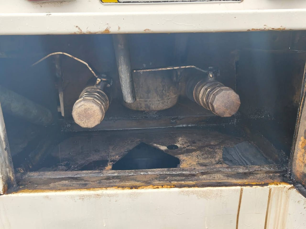 السلام عليكم تانكي بدون تاير ويل دناكير سكانيا بومه مجموعة سبرنك السعر 35 استفسار رقم الهاتف *********** حامد
