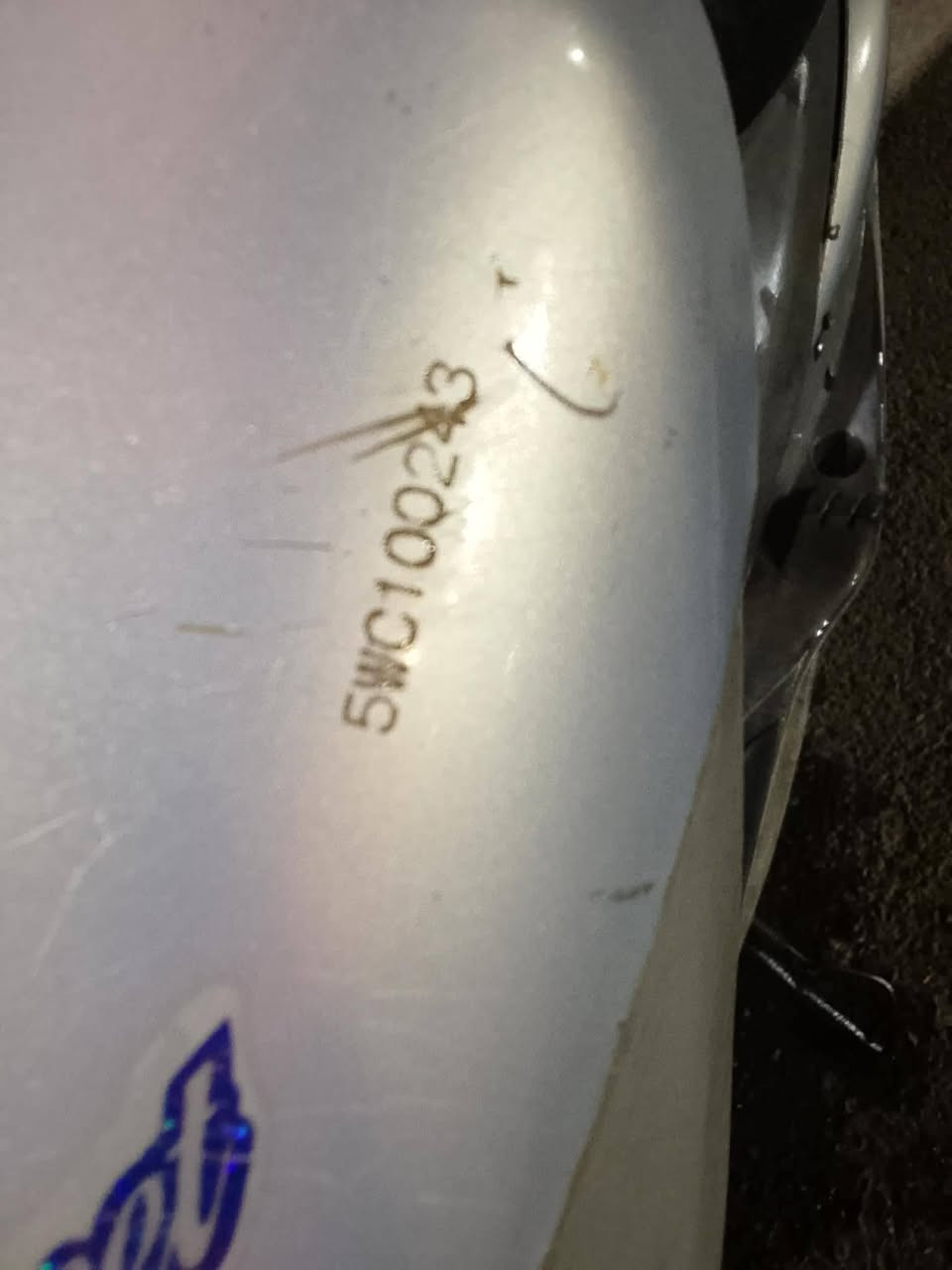 دراجه للبيع ماكس كفراتها مختمه ومطابقة ويه المكينه مثل ما واضح بالتصوير كهربائيات كلها شغالة ب450وبيها مجال الاتصال الرقم *********** مكاني بغداد المشتل شارع المطبك
