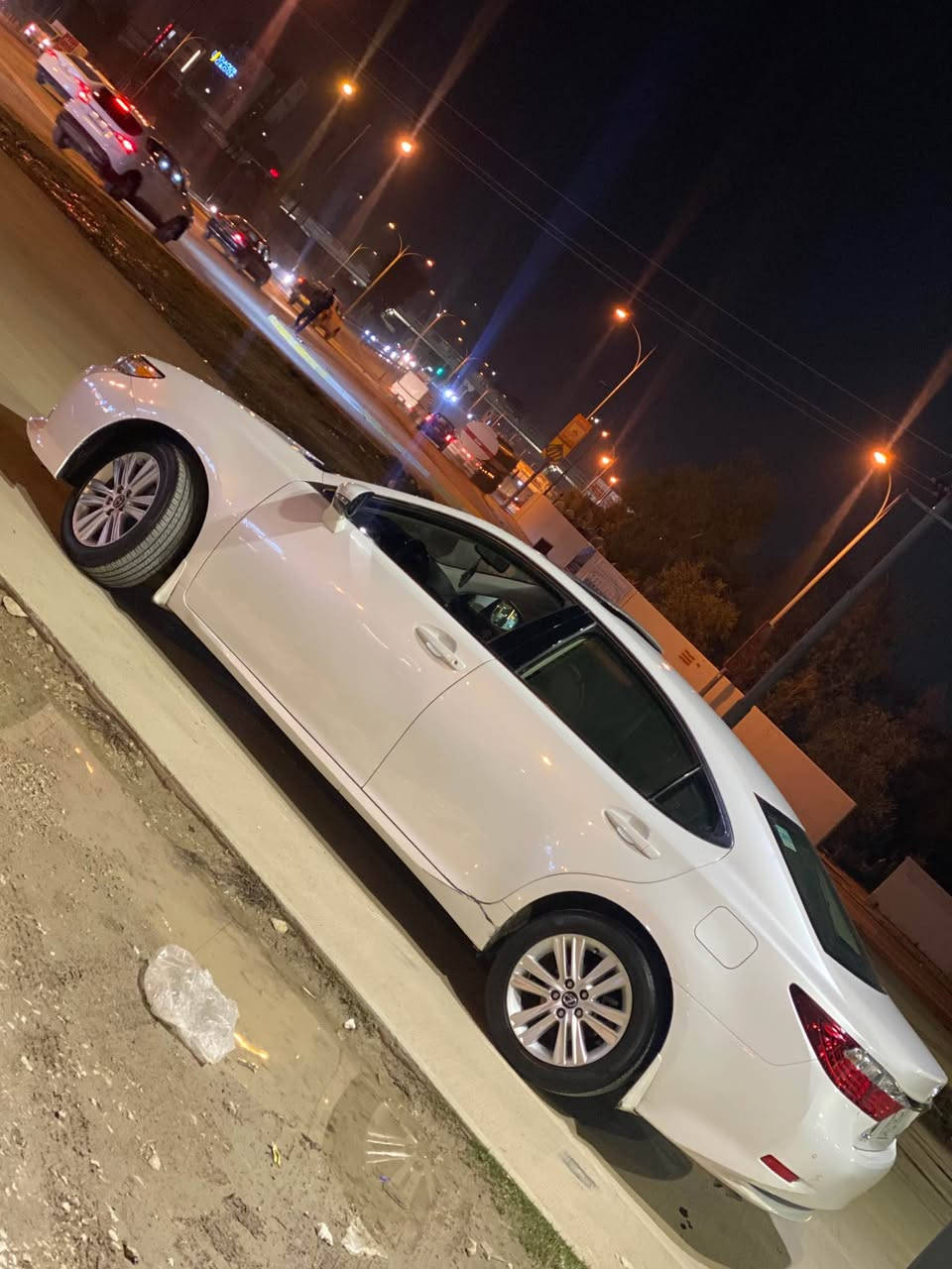 ﷽ 
‎ 2015 مۆدێلی Es250لێگززی 
‎سفری شەریکەی موهەنەدە لە سفریەوە سێ دەست
‎ناشرینی بە کوشن و ناویەوە نییە لۆک لۆک ماوەتەوە 
‎سەیارەکە تەنها دوو دەرگای سەکنی بەخە بێ ناو گرتن 
‎بێ دەعم بێ ئێرباگ دەعامیەکانیشی بۆیاخ نییە
‎گێڕ و مەکینە و تەقە و ڕەقە و هەموو گیانی بە شەرت
‎مەکینەی نەکراوەتەوە بڕخوی با نەیراوە 
‎سەنەوی و ڕەقەم و هەزە و بەڕادی تازەیە 
‎ و بە ناوی خۆمەوەیە بە شەرتی تەحویل و خەرامە 
‎مواسەفات لمیتدە 5پەردە و 5بەسمە و سڵاید و 
‎کوشن خەزن و کارەبا و سیاحی سوکان کارەبا و خەزن و  ئاوێنە خەزن کارەبا و شەفت و هیتەر و دژە فول ئیشارەت
‎تەبرید مەرکەزی و تەبرید سێ بەش شاشە و ماوس و سیدی و بلوتوس و بەخی لایت سێ مۆدی لێخوڕین سپۆرت و ئیکۆ و نۆرماڵ و تراکشن کۆنترۆڵ و 360پلە حاسە و کامێرا تەحدید سورعە و سوکان ڤۆلیۆم و ناو 
‎فۆرمیکا و لیدی دەرگا و ئاوێنە زۆر مواسەفاتی کە
‎ کامێراکە خەدری لە جوانی سەیارەکە کردووە 
‎سعری کامریەک نیە  سعری کرۆلایەکە
‎ سعری فرۆشتنی 183 و معامەلەیەکی برایانە 
183$
***********
***********
*********** السليمانية, العراق
