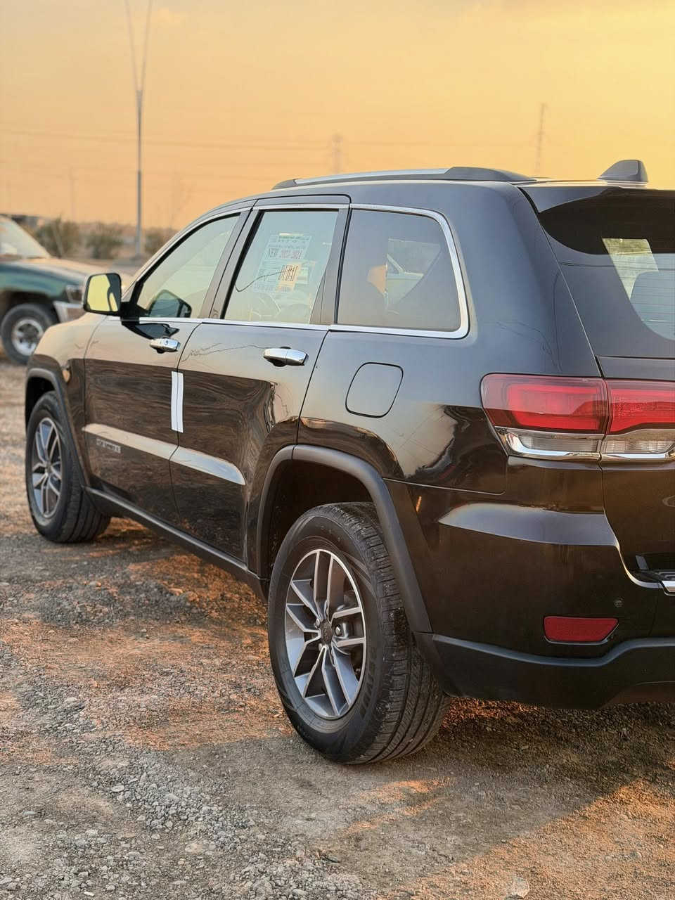 جيب 2020 فول مواصفات بيع او مراوس
صبغ مكانات ابيع عام شرط بدون دواخل صور الحادث مرفقة 
سيارة كفالة لغود وتكم وشواصي وكير ومحرك وتراي وصدر وتبريد كلة لك شركة
هزة وسنوية ورقم جديد وباسمي 
السعر 165 $ وبيهة مجال بسيط 
العنوان جديدة الشط قرب مرور الحسينية
***********
