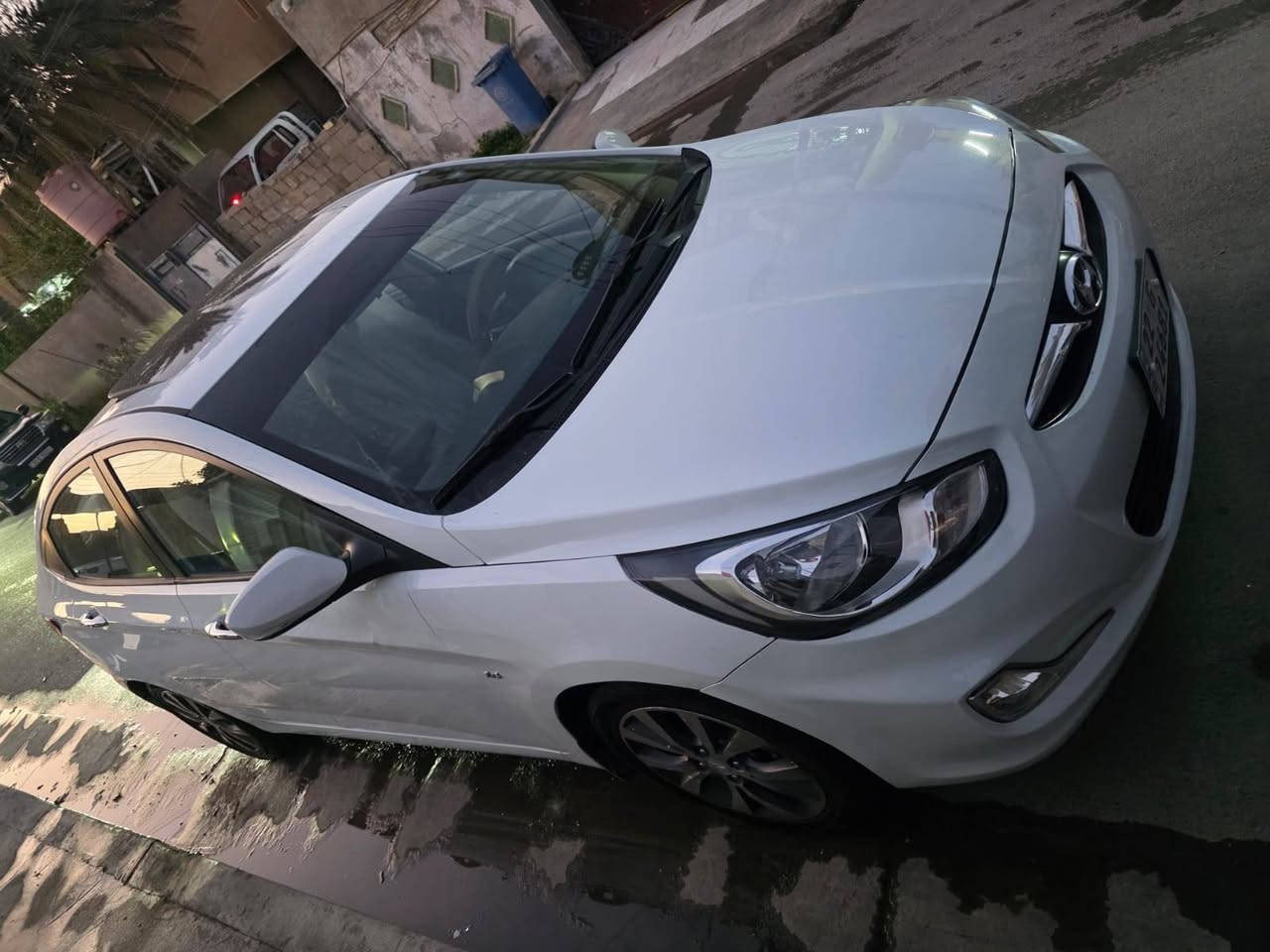 السلام عليكم اكسنت للبيع موديل ٢٠١٢ رقم اربيل بدون صبغ بيها مكانات بارد  السياره فول مواصفات  السعر ٩٤ مكان بغداد.. ***********
