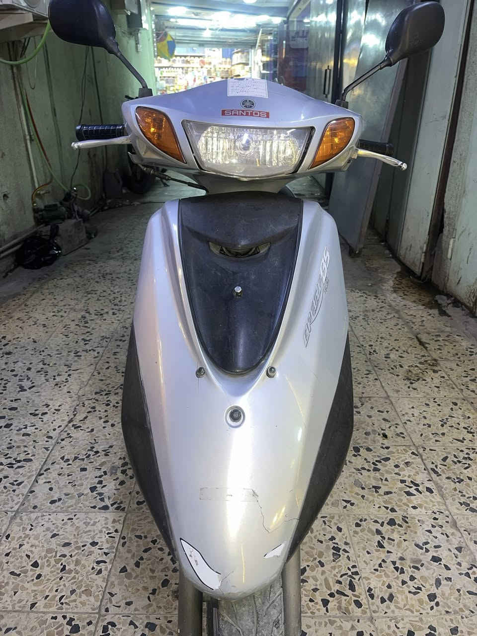 دراجه بريز140 نضيفه 💯 المكينه ناعمه ونضيفه هسه بل جديد انضرب البجم مالتها وشديت الها سيبايه حديد وصندوق مال رحاله للجماليه فقط أوراقها موجوده ومبدل تاير خلفي جديد 
عنواني :بغداد الشعب 
السعر : 650 وبيها مجال حك الجيه
الرقم :***********
