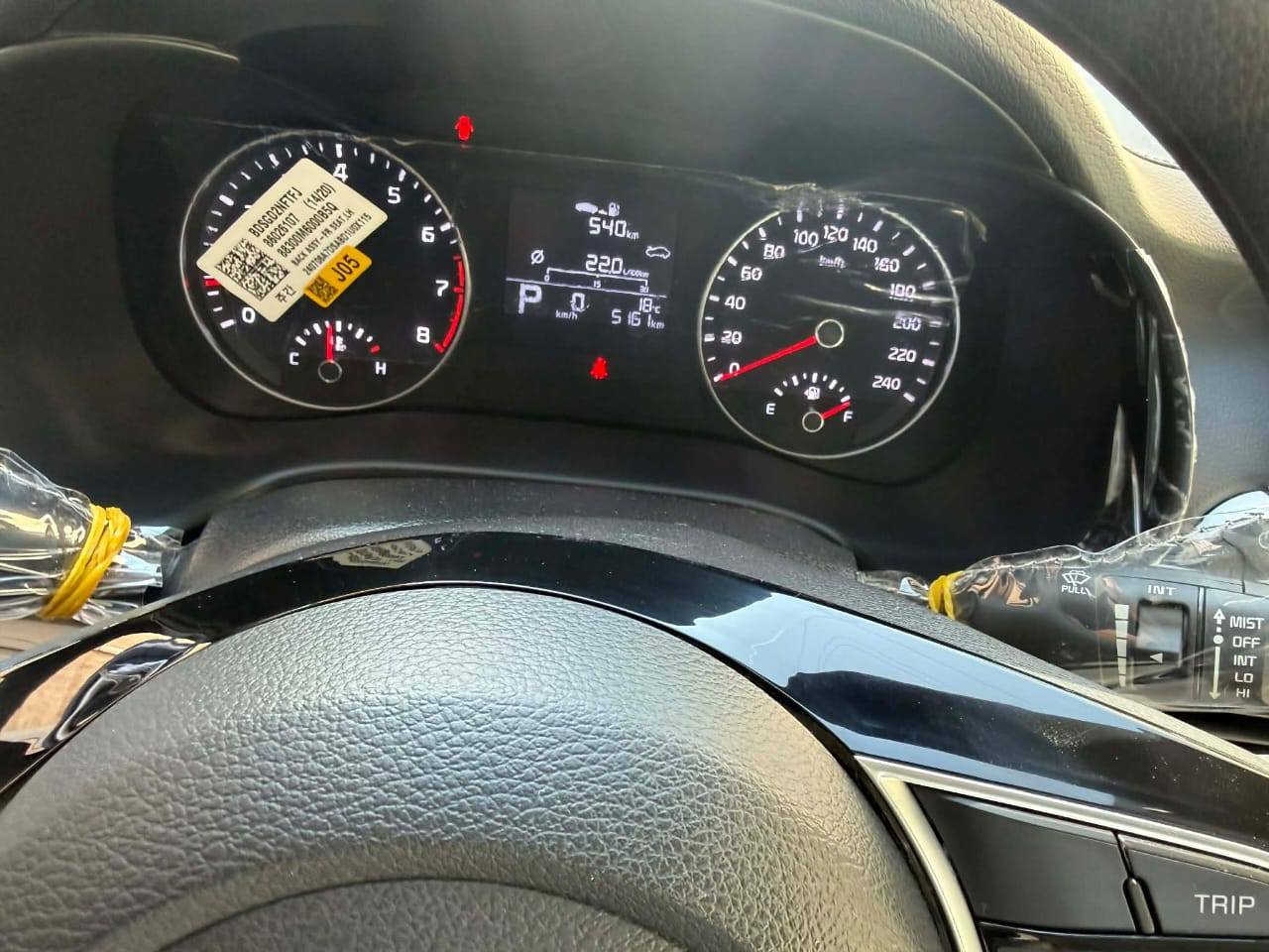 السلام عليكم عندي كيا سيراتو موديل ٢٤ بيه بارد قليل بالصندوق جديد جدا غير هاي السياره مكفوله حتى من رصعه  ماشيه ٥٠٠٠ بعده بحاله الوكاله رقم بغداد انكليزي تحكمات جهتين تبريد  مغلفه بالكامل جنطه كشنات ارضيه مكاني بغداد الشعب الاتصال على الرقم ***********
