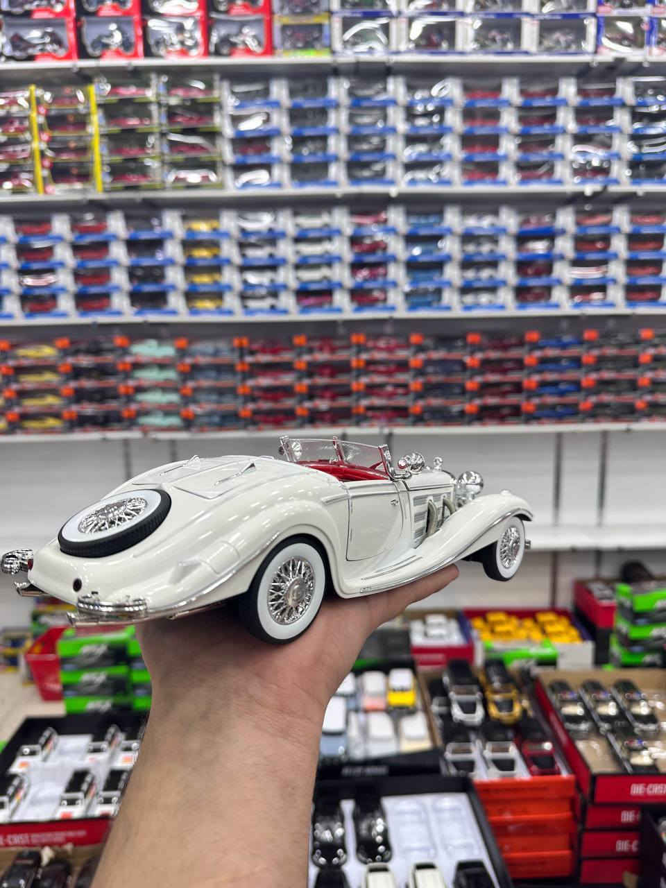 سلام عليكم متوفر سيارة مارسيدس كلاسك حديد 0770 6096998
