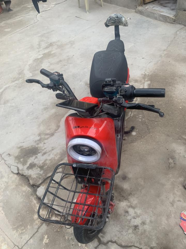 سلام عليكم دراجه شحن البيع ما ناقصها شي حلوه مرتبه بس دايرها الوره نازل الله شاهد مخلينها بل بيت ما نستعملها ما متعوبه   السعر375/رقمي/‭٠٧٧٣ ٢٢٧ ٠٧٨٥‬
