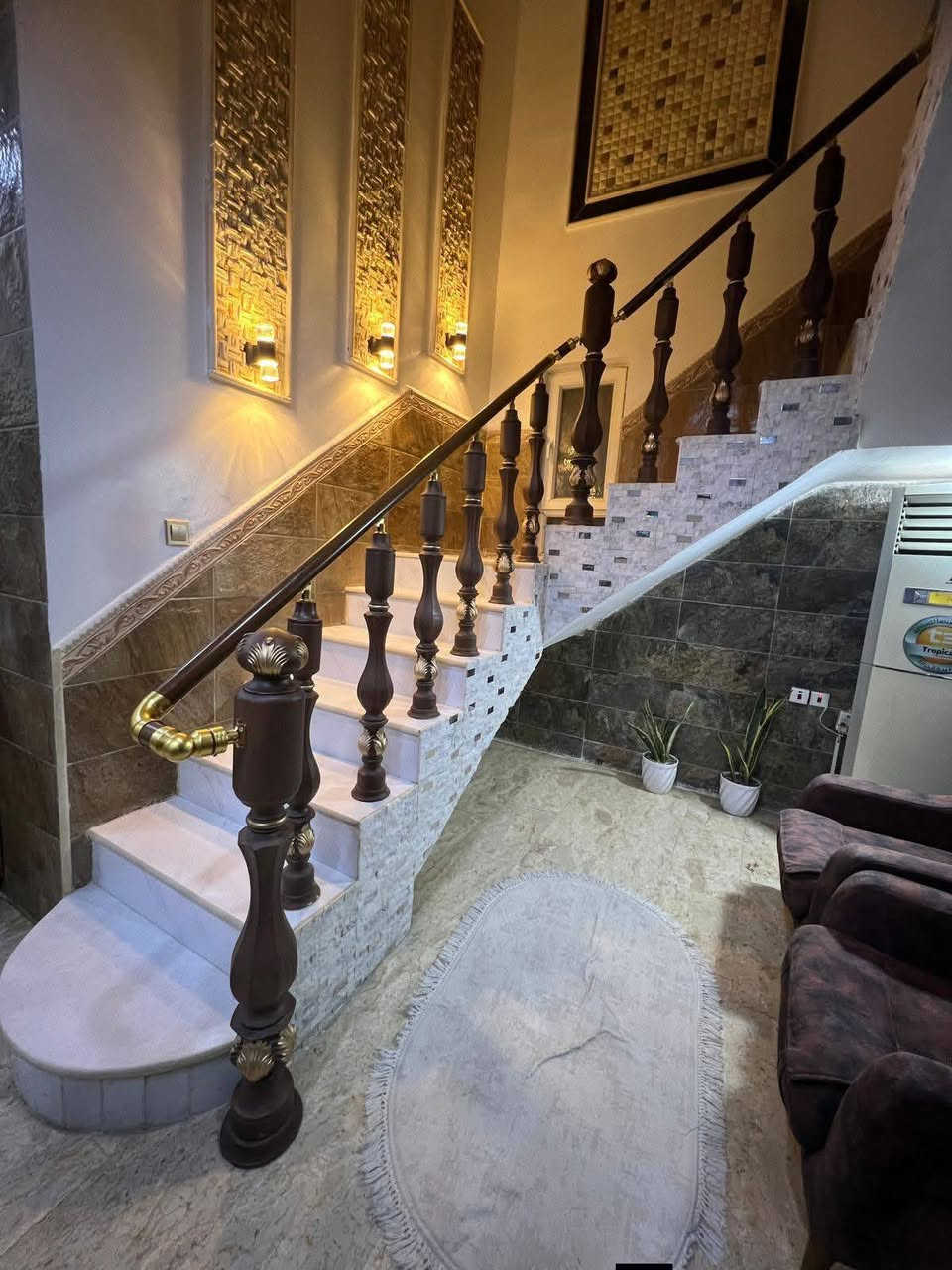 السلام عليكم ورحمه الله وبركاته 
#بيت في مجمع الدوح السكني 
#مساحه250متر  جدا جدا جدا مناسب 
#السعرالكلي 140مليون فقط 
بناء درجه اولى غرفتين وصاله ومطبخ وصحيات داخليه خارجيه وبراني وكراج وحديقه 
البيت جدا نضيف 
مطلوب 20مليون فقط 
ب اليد 120مليون 
الاستفسار أكثر اتصل على الرقم التالي واتساب 
***********
من لديه الرغبه بعرض عقار نوفر لكم المشتري بقرب وقت ممكن
