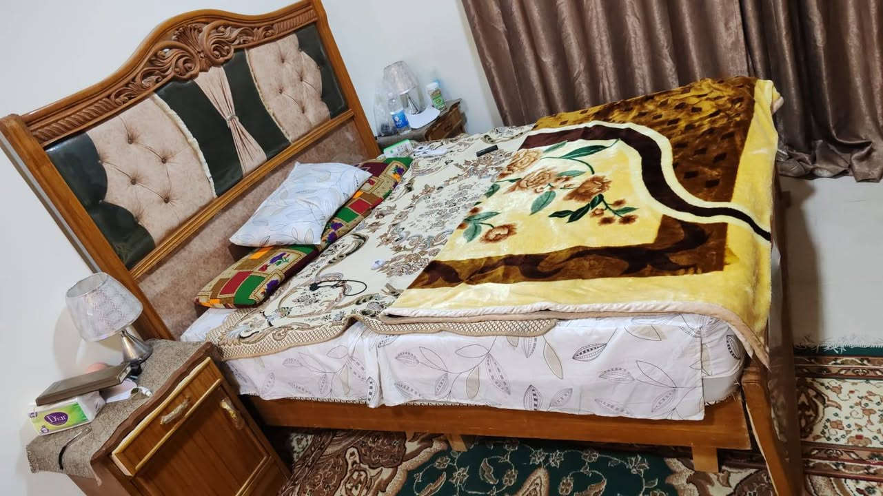 السلام عليكم غرفة نوم صاج جديده بدون اي ضرر الظهر جرجوبه 6 أبواب و٧ قطع للبيع السعر المطلوب ٧٠٠ الف.. المكان بغداد...


**إذا كنت صاحب هذا الإعلان وتريد حذفه لأي سبب، رجاءا أرسل رسالة إلى الدعم الفني**