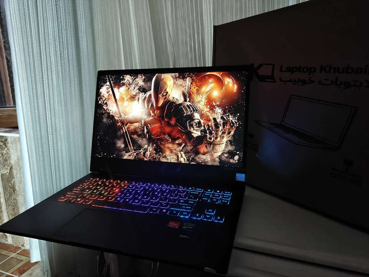 🚀 للبيع: HP Omen 16 (بحالة Open Box - جديد تماماً 🔥)
💻 المواصفات الاحترافية:

🧠 المعالج: AMD Ryzen™ 9 7940HS (مع كارت شاشة داخلي Radeon™ 780M) — أداء خارق وجيل حديث.

🎮 كارت الشاشة: NVIDIA® GeForce RTX™ 4070 (140W TGP أعلى طاقة وتشغيل لأقوى الألعاب والمونتاج) ⚡

🔋 الرام: 16GB DDR5 5600MHz (سرعة فائقة جداً)

💾 الهارد: 1TB NVMe SSD (SK hynix من أسرع الهاردات عالمياً) 🚀

🖥️ الشاشة: 16.1" Inch بتردد 165Hz لانسيابية خرافية في اللعب.

🎨 اللون: الأزرق الداكن المائل للبنفسجي المميز جداً (Dark Blue).

✨ حالة الجهاز:
Open Box (صندوق مفتوح - بحالة الجديد تماماً 100%):
الجهاز شبه جديد وبكامل ملحقاته الأصلية، أداء جبار وفحص كامل وضمان النظافة (ئۆپن بۆكس، ئامادەیە بۆ بەکارهێنان بە کوالێتی سفر و زۆر خاوێن بە گەرەنتی).

📞 للتواصل (واتساب أو ماسنجر):

📱 رقم الهاتف: ***********

📍 العنوان: كركوك - بنجا علي (کەرکوک - پەنجا عەلی)

🏢 شركة خوبيب للابتوبات - Khubaib Laptops
سوي مواصفات بلنجليزي
