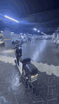 دراجة شحن نوع R9 موديل 2025 🩷
خمس بطاريات + هدية شاحنة بيها حساس من تفول شحن تفصل من وحدها يعني عوفها على الشحن و راسك بارد ،
الدراجة استخدامها فقط اروح بيها لمكان عملي وارجع في ( مول زيونة ) ، صارلي ثلاث اشهر من اشتريتها من ولد قبلي 
الدراجة نظيفة استعمال شخصي ، توجد شخوط بالكڤرات الجانبية بسبب ضيق الباب تشخطت بالحايط ، 
( السعر 350 و بيها مجال 💥 )
للتواصل بالخاص او على الواتساب ***********
