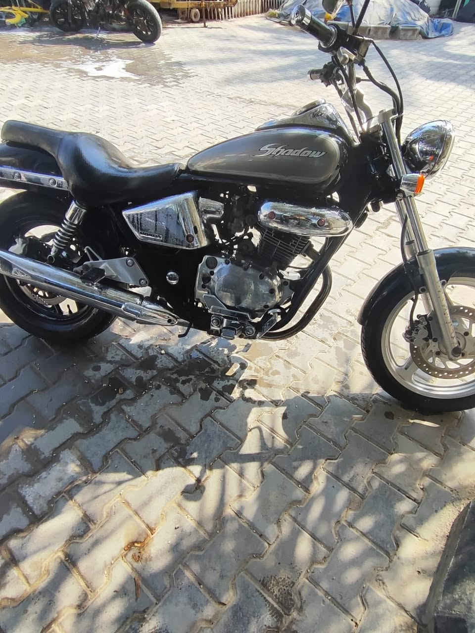 سلام عليكم دراجة  هارلي شادو محرك 250 الدراجة اوراق كفاله كلشي ما شيء ما مبدل بها المحرك مكفول مكاني لبصره السعر مليون او250 الرقو***********
