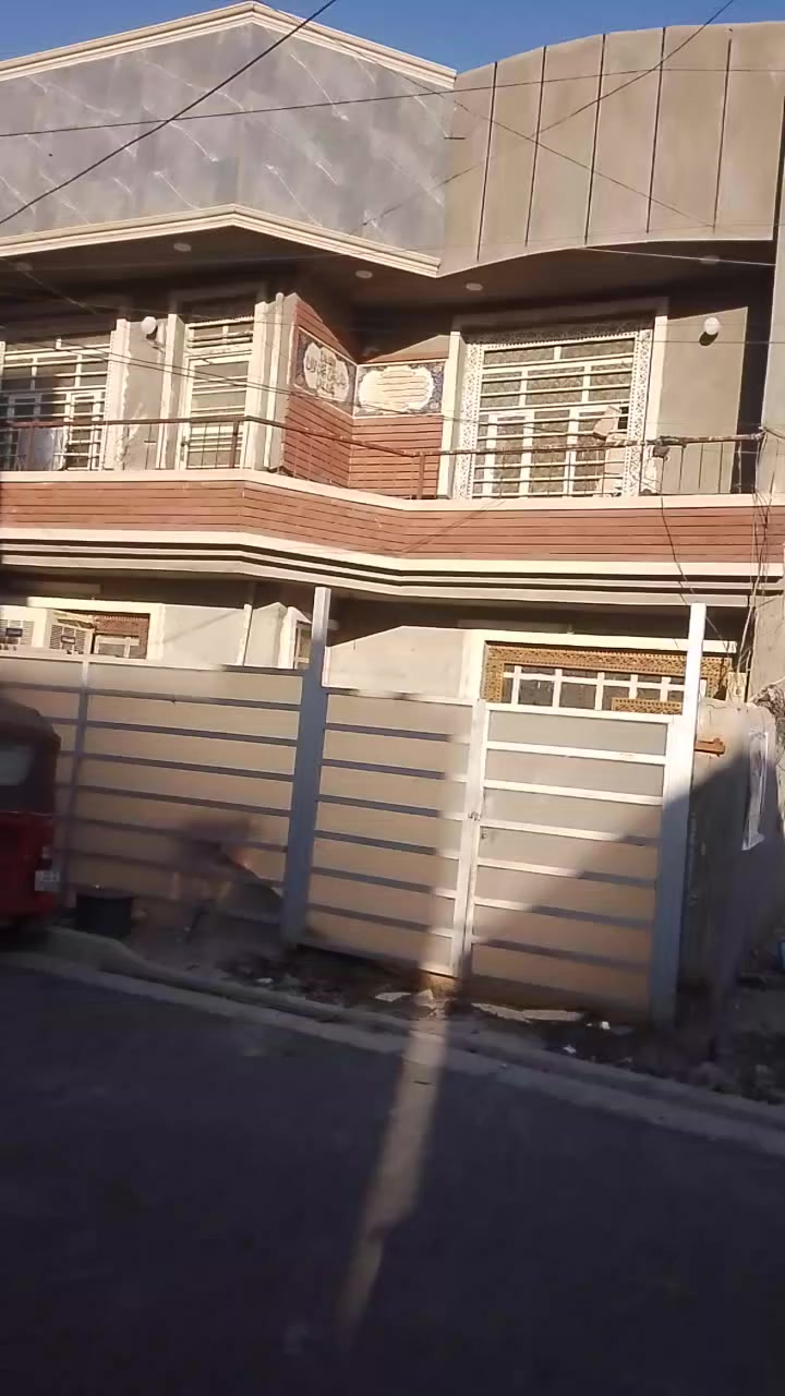 سلام عليكم بيت للبيع مساحته 100 بل الدونم ثالث بيت عن شارع خمسه كليو كامل من خدمته جاهزه من كلشي الا تسفاره تصال عل رقم فقط ***********
